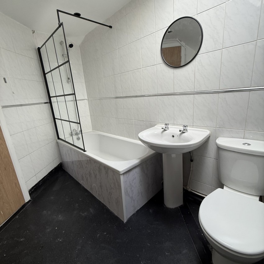 Images for Flat 7, 328 Thornton Road, Bradford, BD8 8LD
