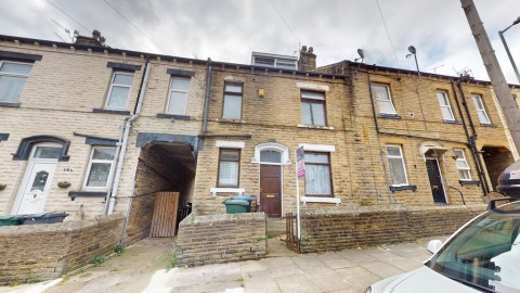 View Full Details for St Stephens Road , Bradford, BD5 7HJ