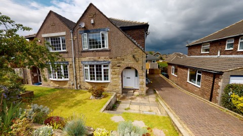 View Full Details for Deanwood Avenue, Bradford, BD15 7BY