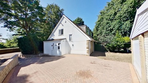View Full Details for Greenbank Road, Bradford, BD15 7RH